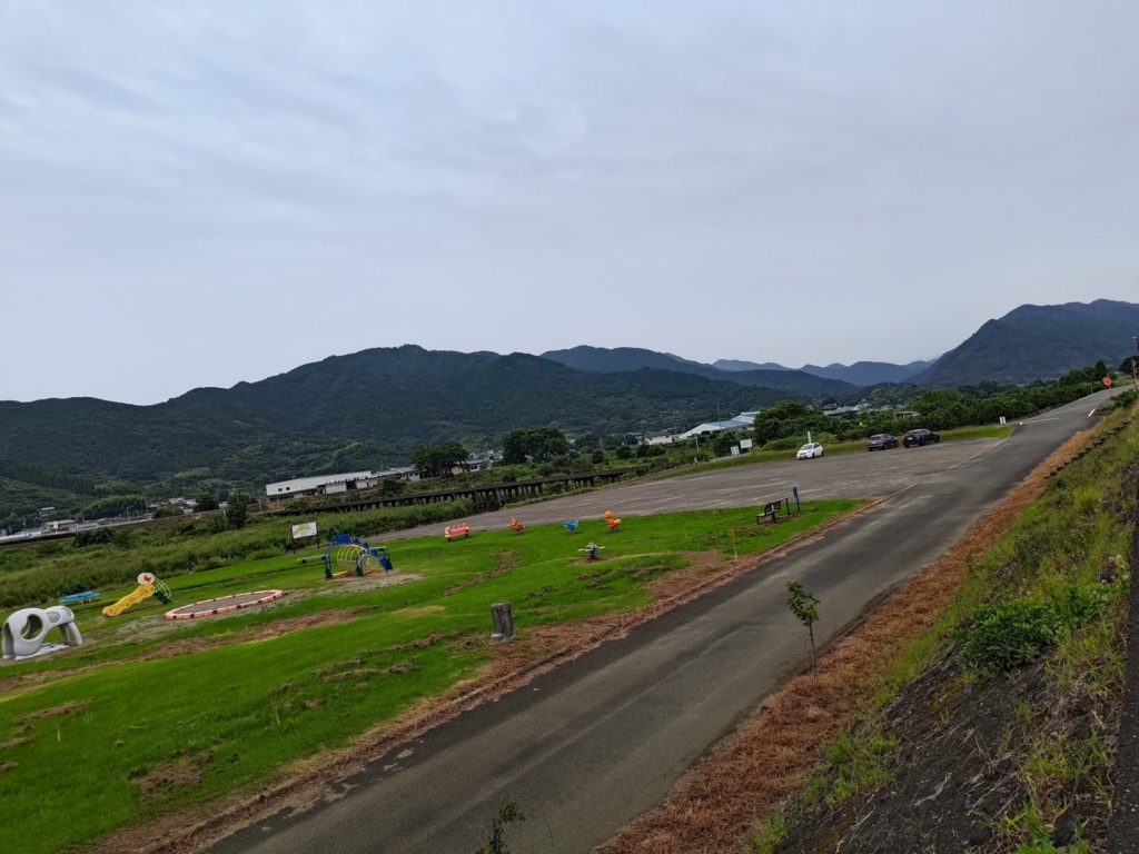 星谷運動公園駐車場